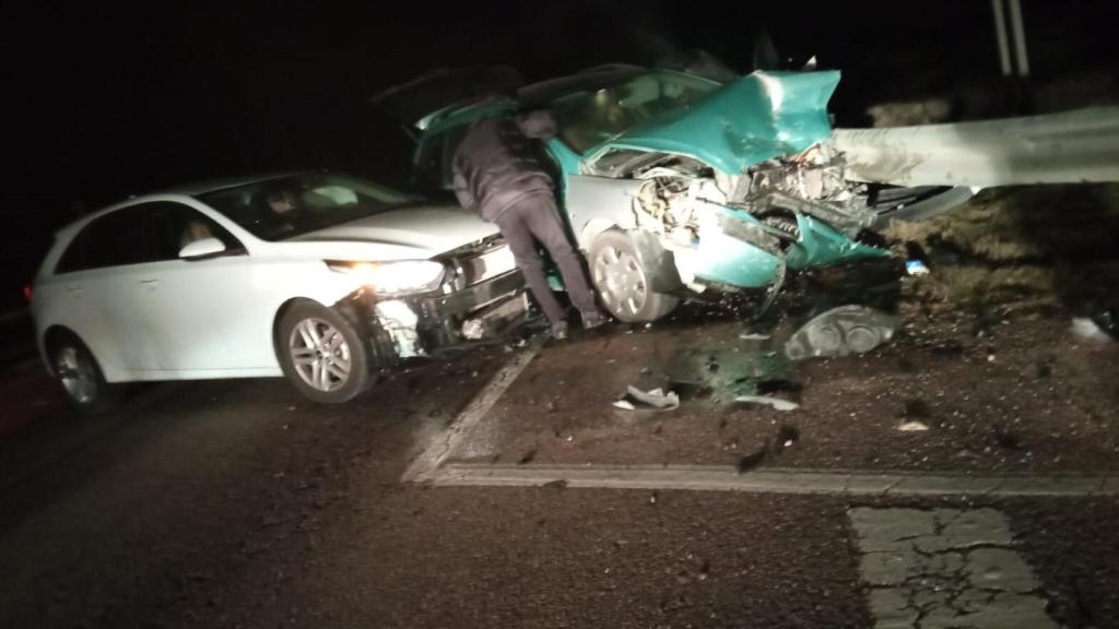 Los dos vehículos siniestrados sufrieron graves daños