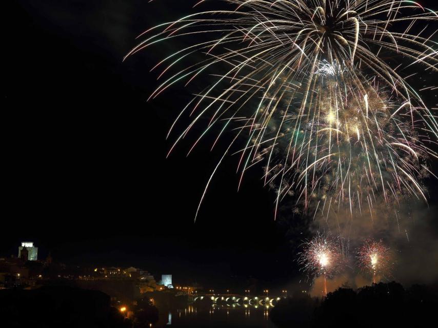 Fuegos artificiales en Alba de Tormes