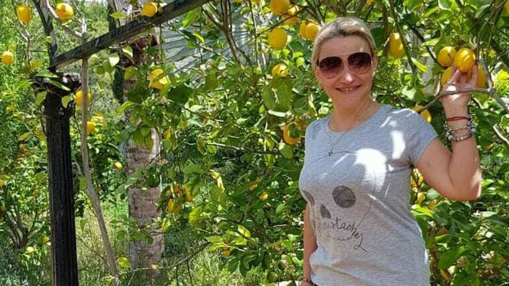 Helena, la mujer asesinada por su expareja al ser degollada en su piso, en Denia (Alicante).