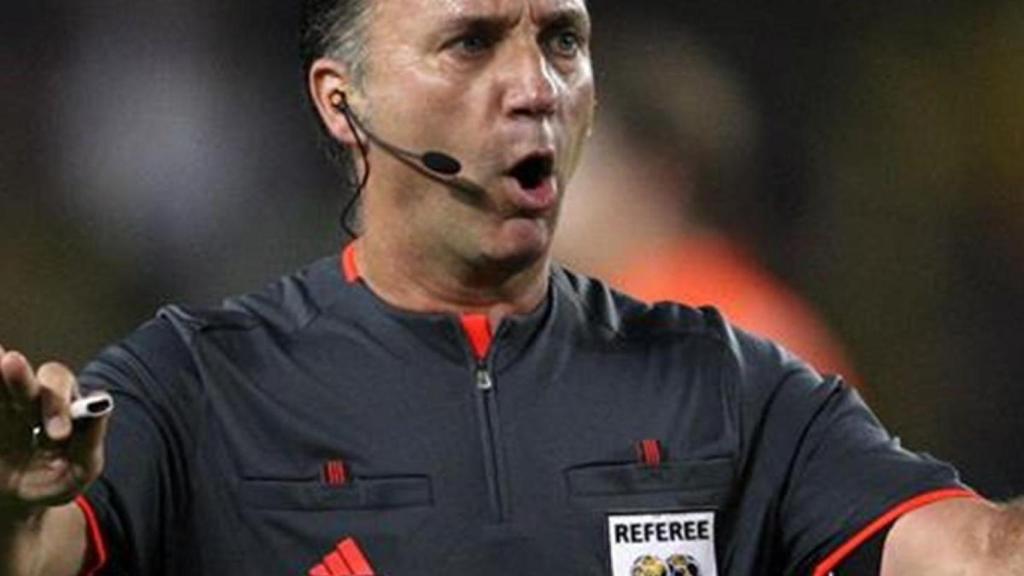 Luis Medina Cantalejo, durante un partido