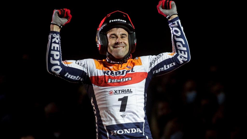 Toni Bou celebrando su título número 30 de trial