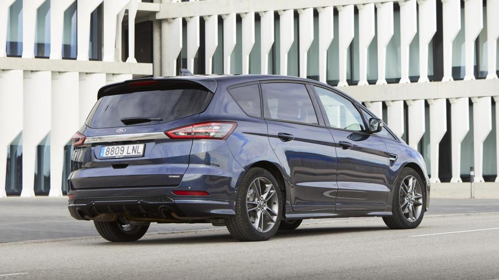 El Ford S-Max es un monovolumen de siete plazas.