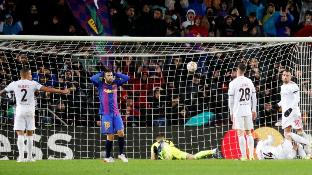 Jordi Alba se lamenta tras una ocasión fallida