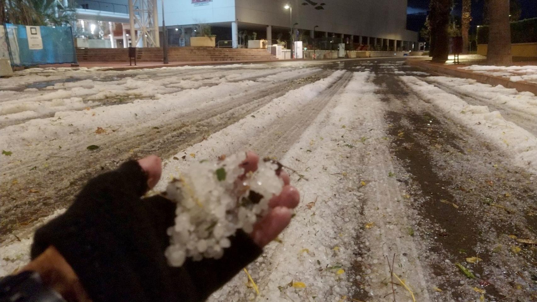 La tormenta de granizo cubre Alicante