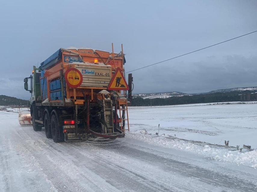 Trabajos de limpieza de las carreteras provinciales