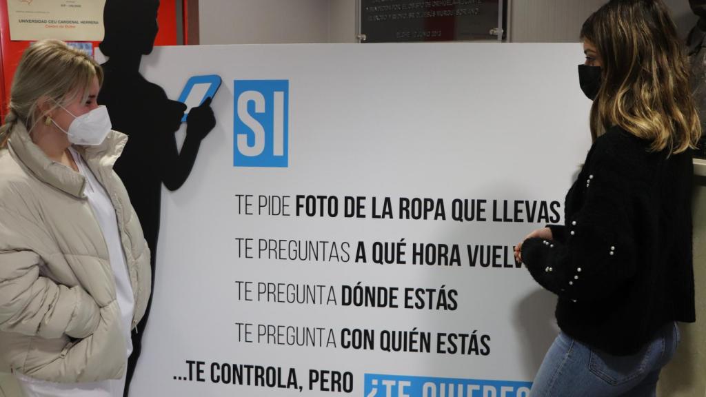 El cartel del Ceu de Elche.