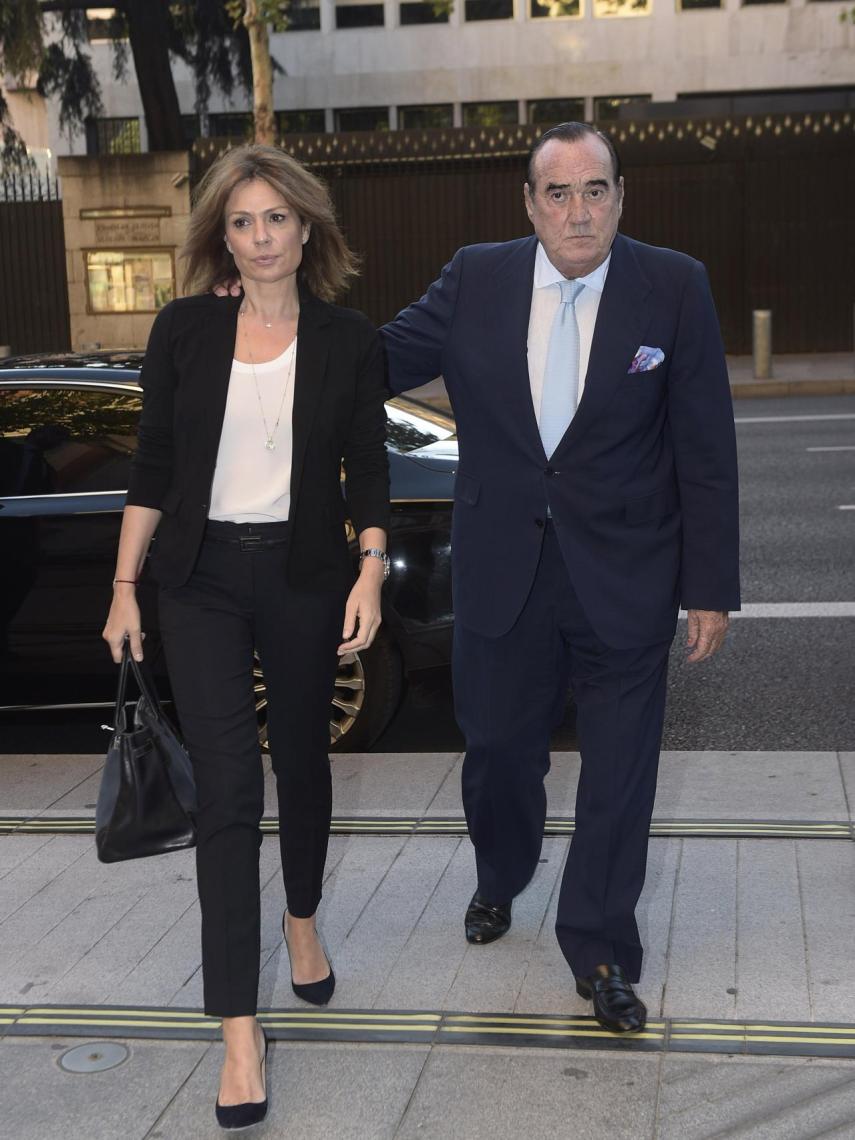 Nuria González y Fernández Tapias.