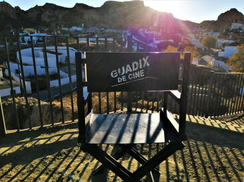 El cinematográfico barrio rupestre de Guadix, visto desde el Mirador de las Cuevas.