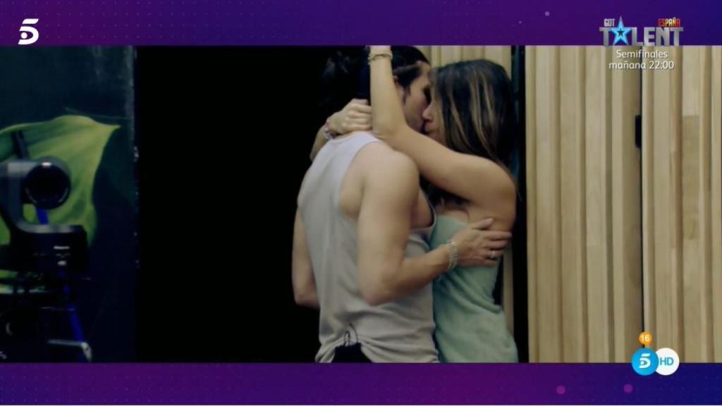 El tórrido beso de Luca Onestini y Cristina Porta en 'Secret Story'.