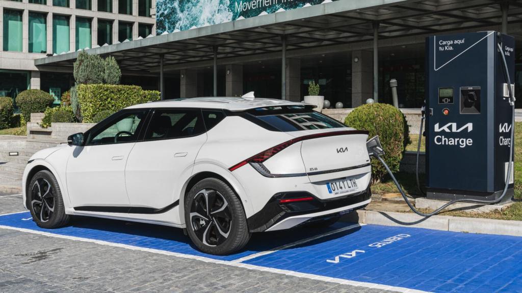 El Kia EV6 admite la recarga ultrarrápida.