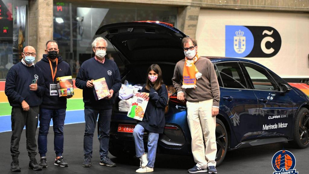 El Basquet Coruña recauda 1.600 kilos de alimentos en la gran recogida