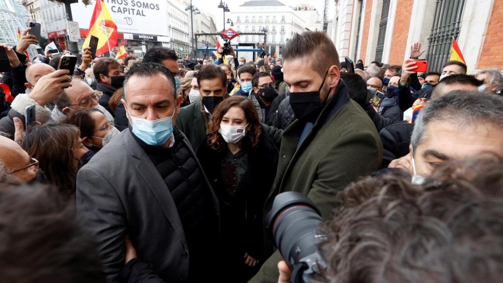 Ayuso antes de la manifestación.