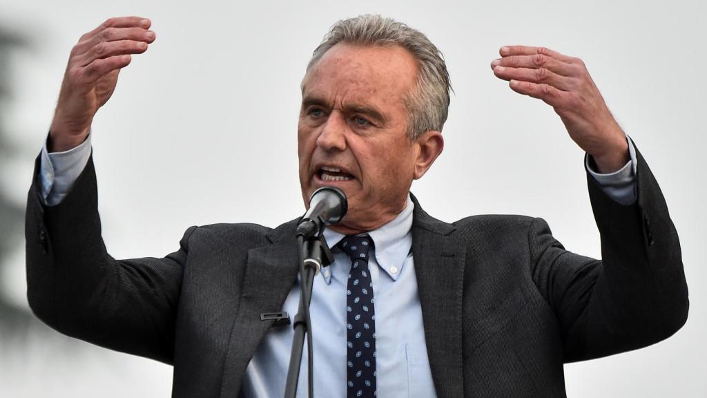 Robert Kennedy Jr. durante un discurso contra las vacunas.