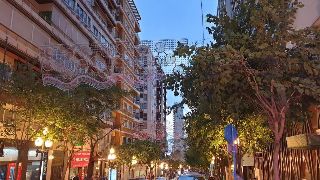 Los fuertes vientos generalizados en toda la provincia provocan una sensación térmica aún más fría.