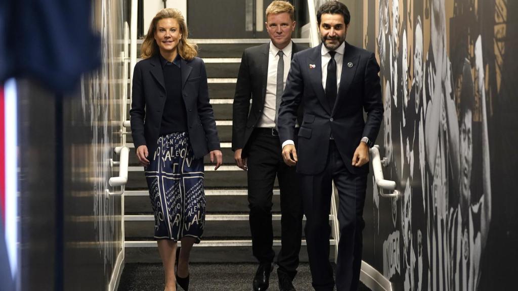 Amanda Staveley y Mehrdad Ghodoussi en la presentación de Eddie Howe como entrenador del Newcastle