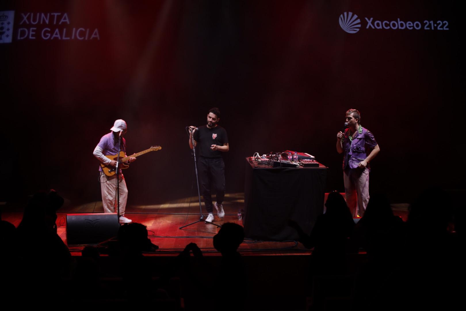 Ortiga, Grande Amore y Joao en el Porto Maresía. Fuente: Vanessa Rábade