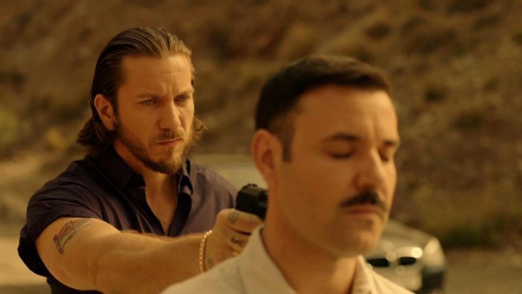 Florin Opritescu durante una escena de la serie 'Mar de Plástico'.