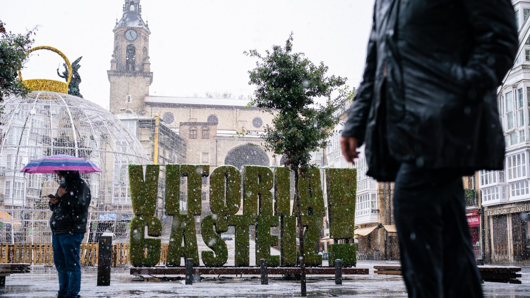 La nevada cae en Vitoria.