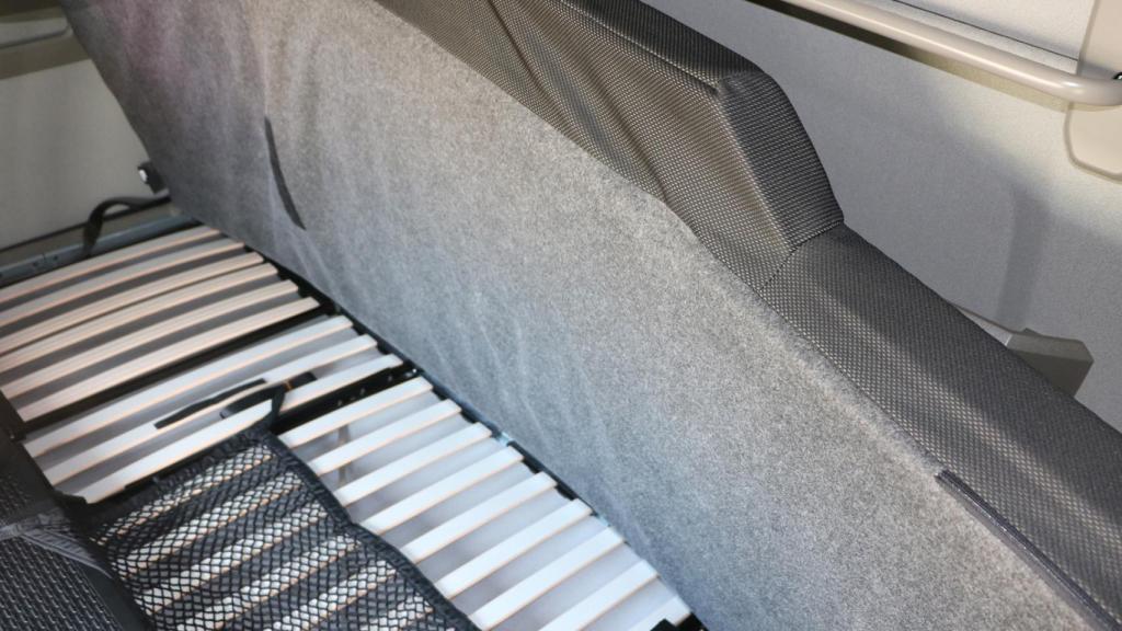 Así es la cama com somier de lamas.