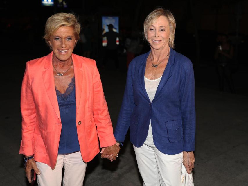 Chelo García Cortés y su mujer, Marta Roca.