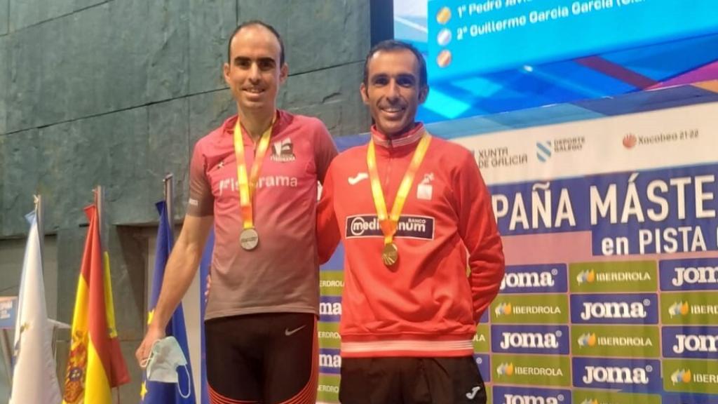 Pedro Vega en el podio del XXXII Campeonato de España Máster de Pista Cubierta en Orense