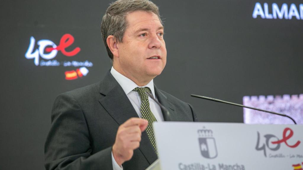 Emiliano García-Page, este lunes en la localidad albaceteña de Almansa