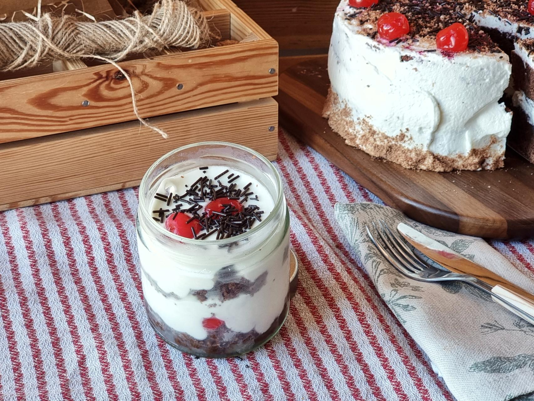 Tarta Selva Negra en vasitos, el formato individual para triunfar