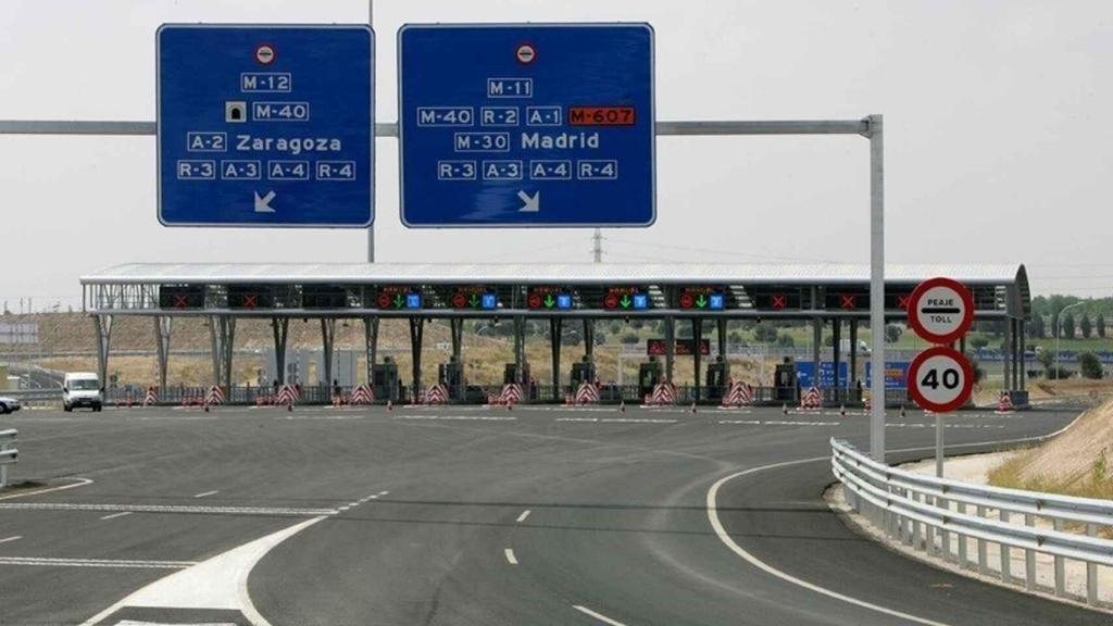 El Gobierno se compromete a no implantar el pago por uso en carreteras sin consenso con los transportistas