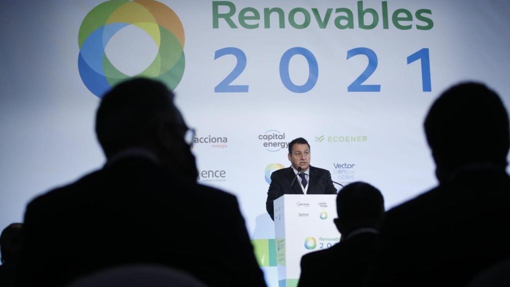 Las renovables, en guerra con el Gobierno: pagar por los altos precios de la electricidad no tiene sentido