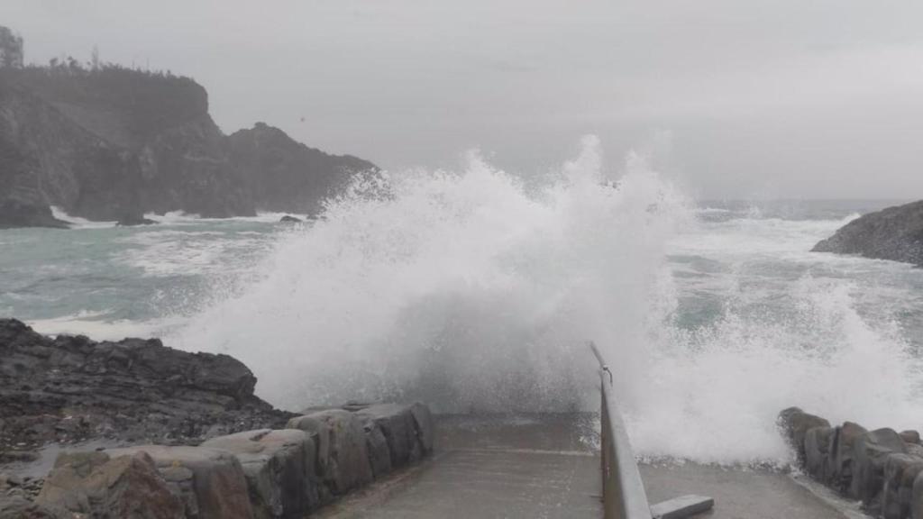 Una imagen de archivo del mar con mucho oleaje.