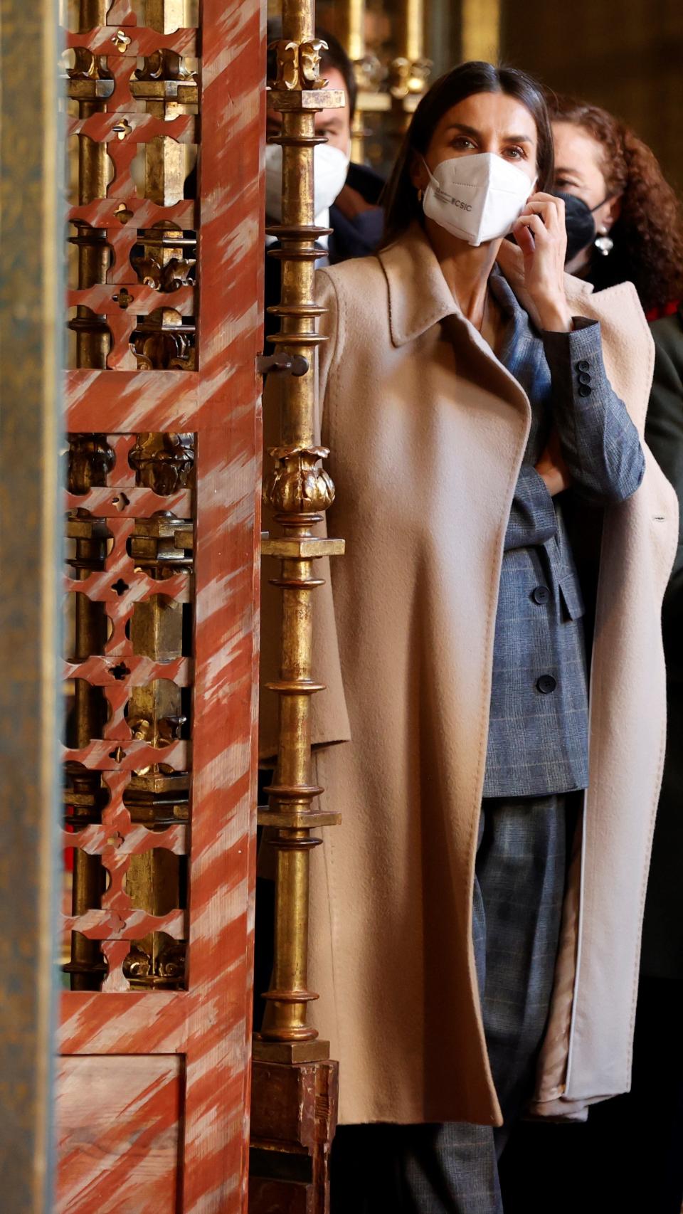 Letizia ha lucido traje de Hugo Boss.