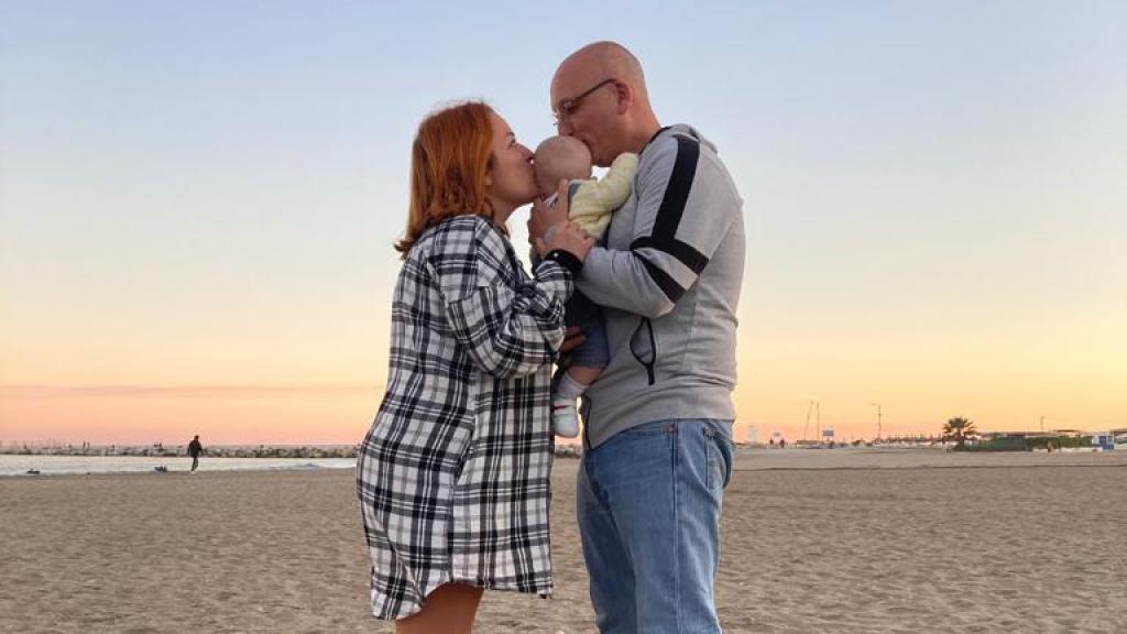 La familia de Aida, Jhony y Emma.