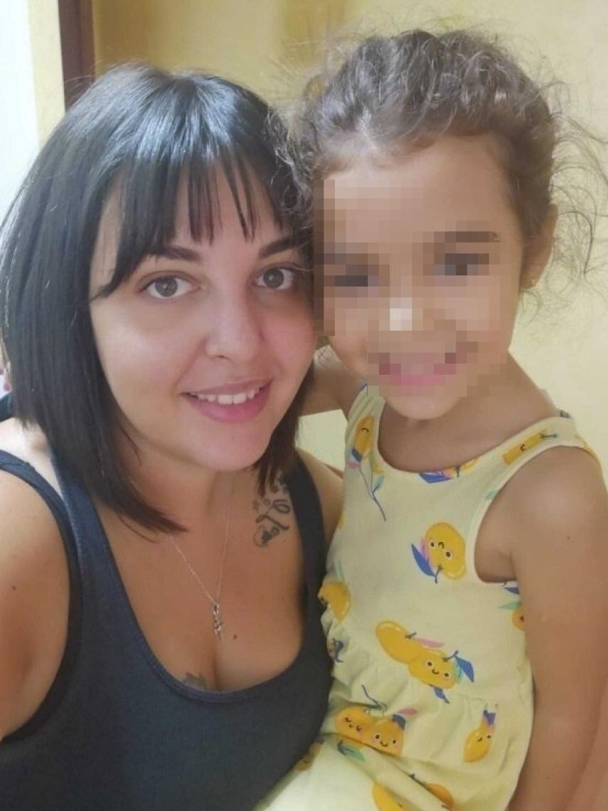 Joana con su hija Aitana.