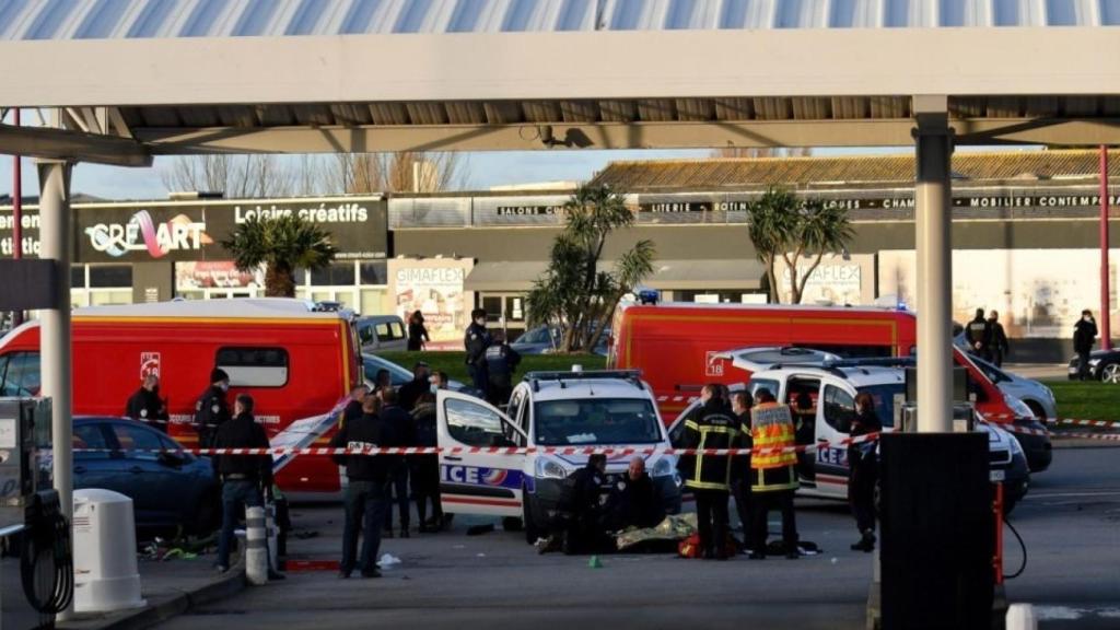 Las fuerzas de seguridad francesas en el lugar del suceso.