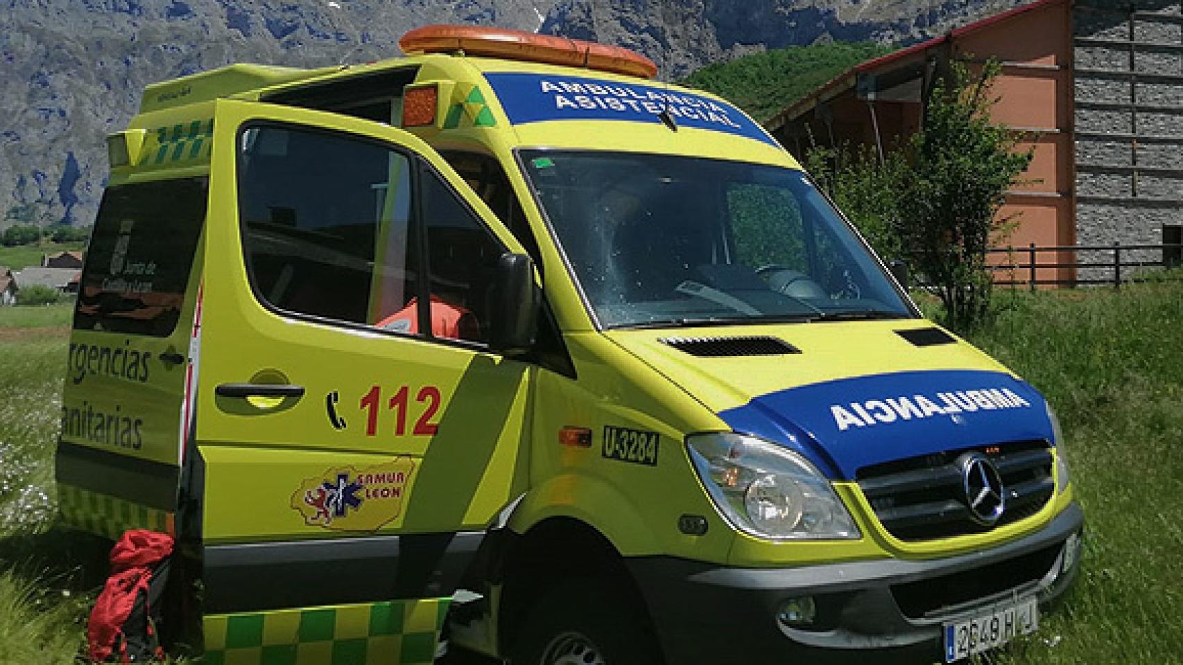 Imagen de una ambulancia del Sacyl