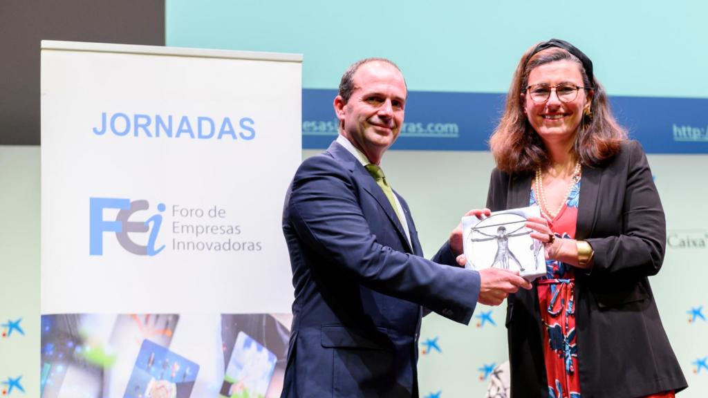El director general de Marine Instruments, Gabriel Gomez, recogiendo el Premio Empresa Innovadora.