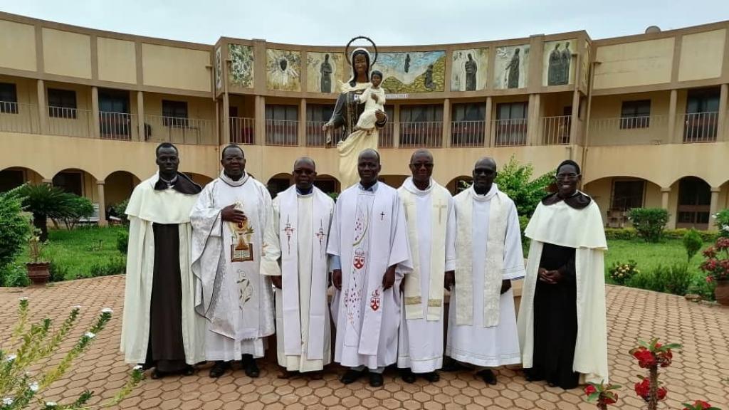 Congregación de frailes carmelitas de Bobo-Dioulasso.