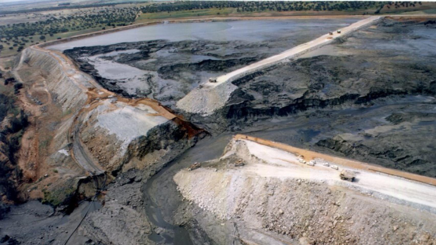 Foto de archivo de la rotura del dique de Aznalcóllar.