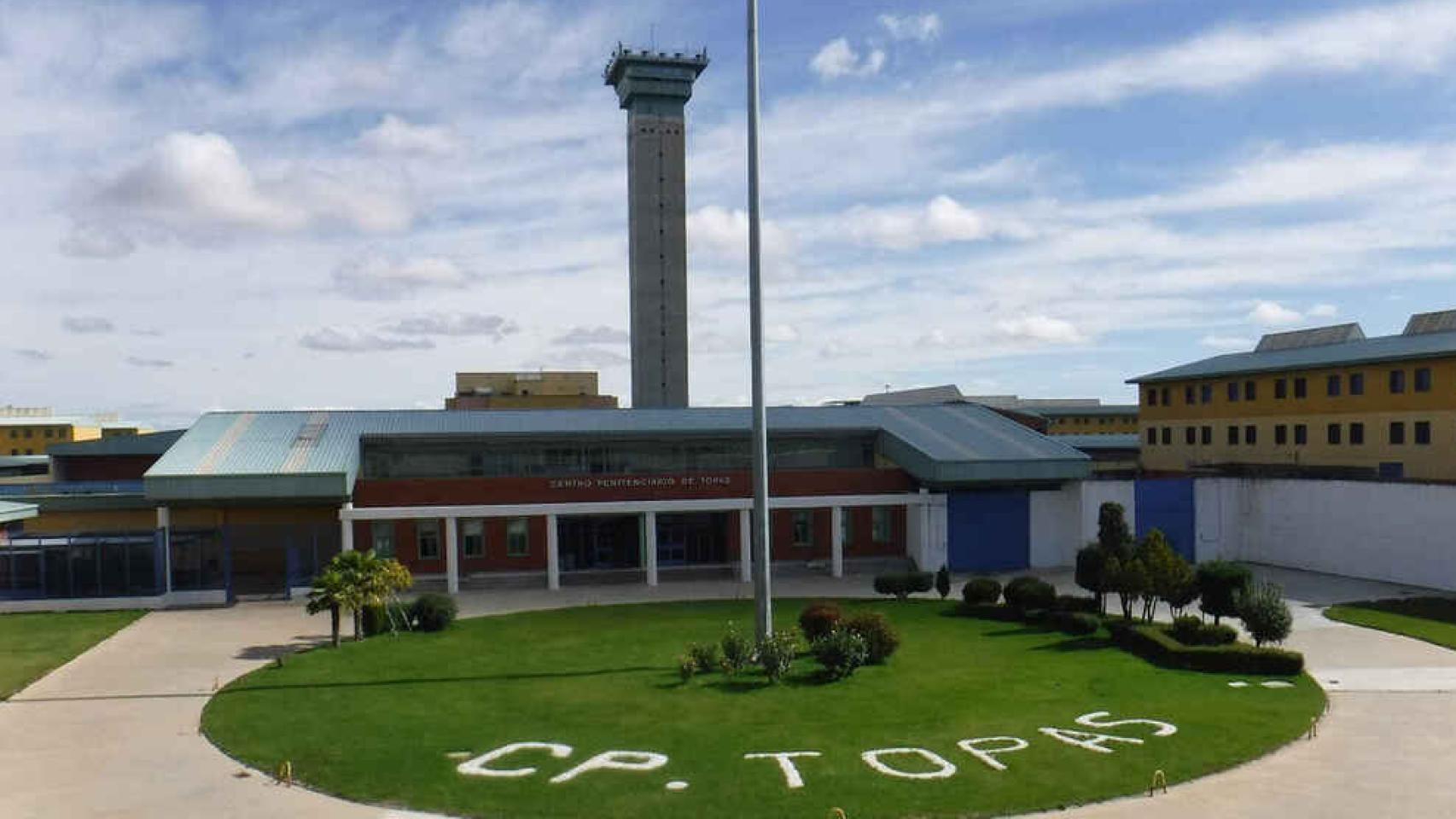 Fachada principal del Centro Penitenciario de Topas, en Salamanca.