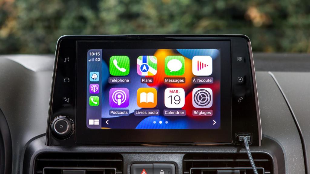 Pantalla central del Citroën ë-Berlingo.