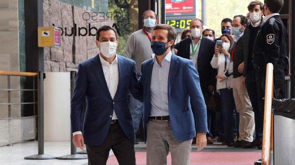 Juanma Moreno y Pablo Casado en el Congreso del Partido Popular de Andalucía.