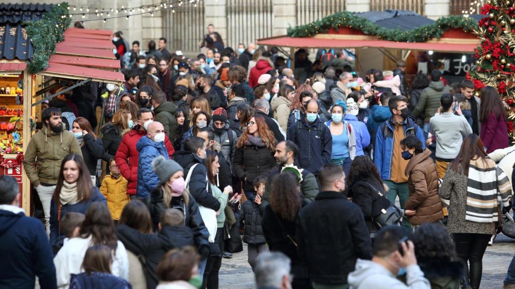 Toledo se llena de turistas en el puente