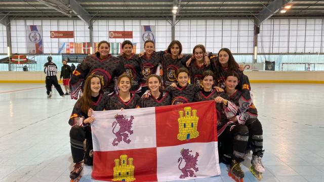Selección femenina infantil de hockey en línea