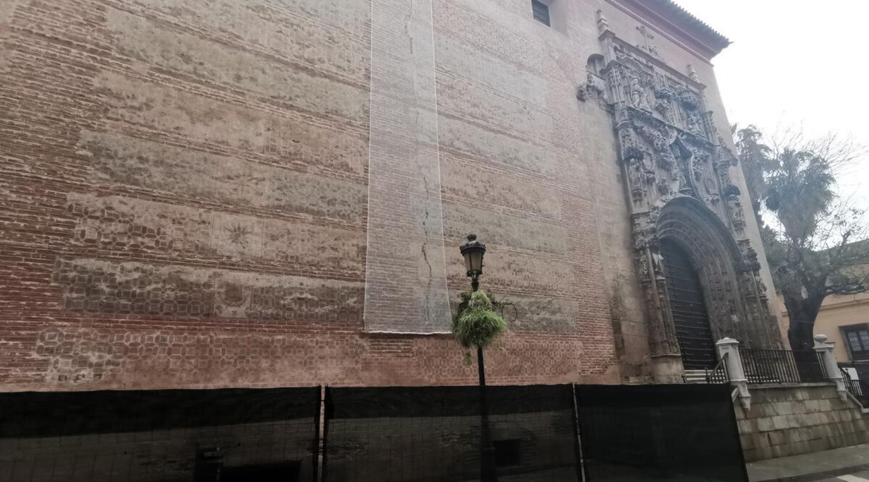 Otra imagen de la fachada de la iglesia del Sagrario.