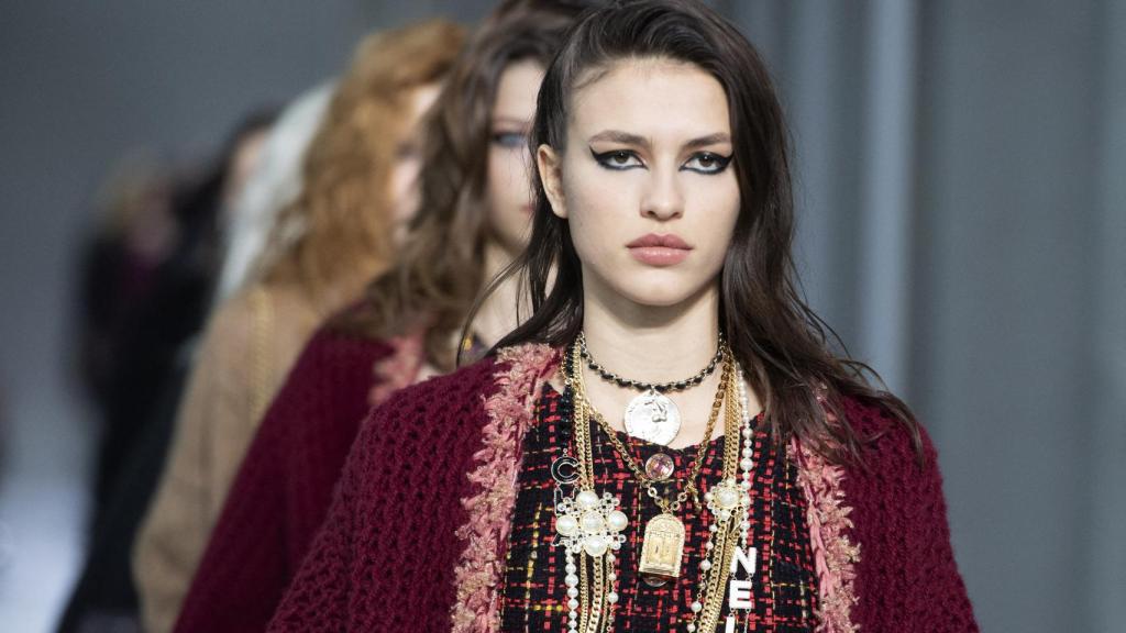 El desfile de Chanel en homenaje al talento de sus artesanos.