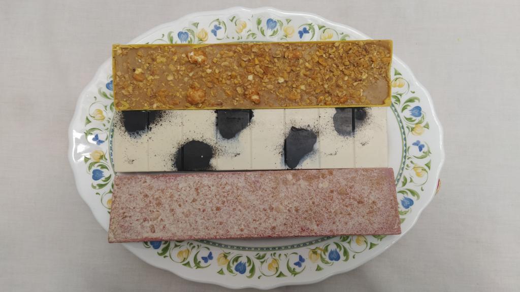 Vista superior de tres de los cuatro nuevos turrones de Dabiz Muñoz.