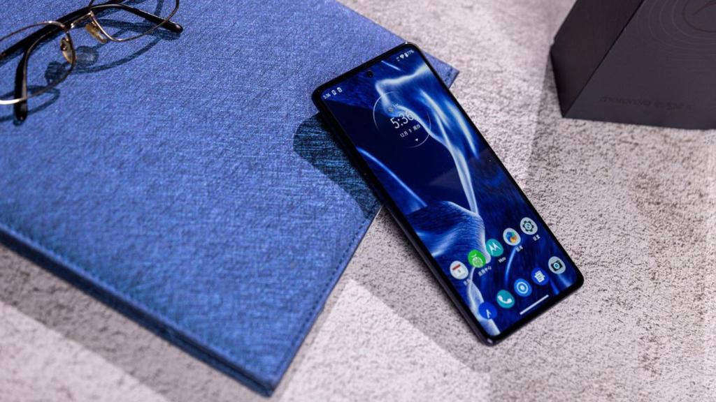 Motorola Edge 30X tumbado