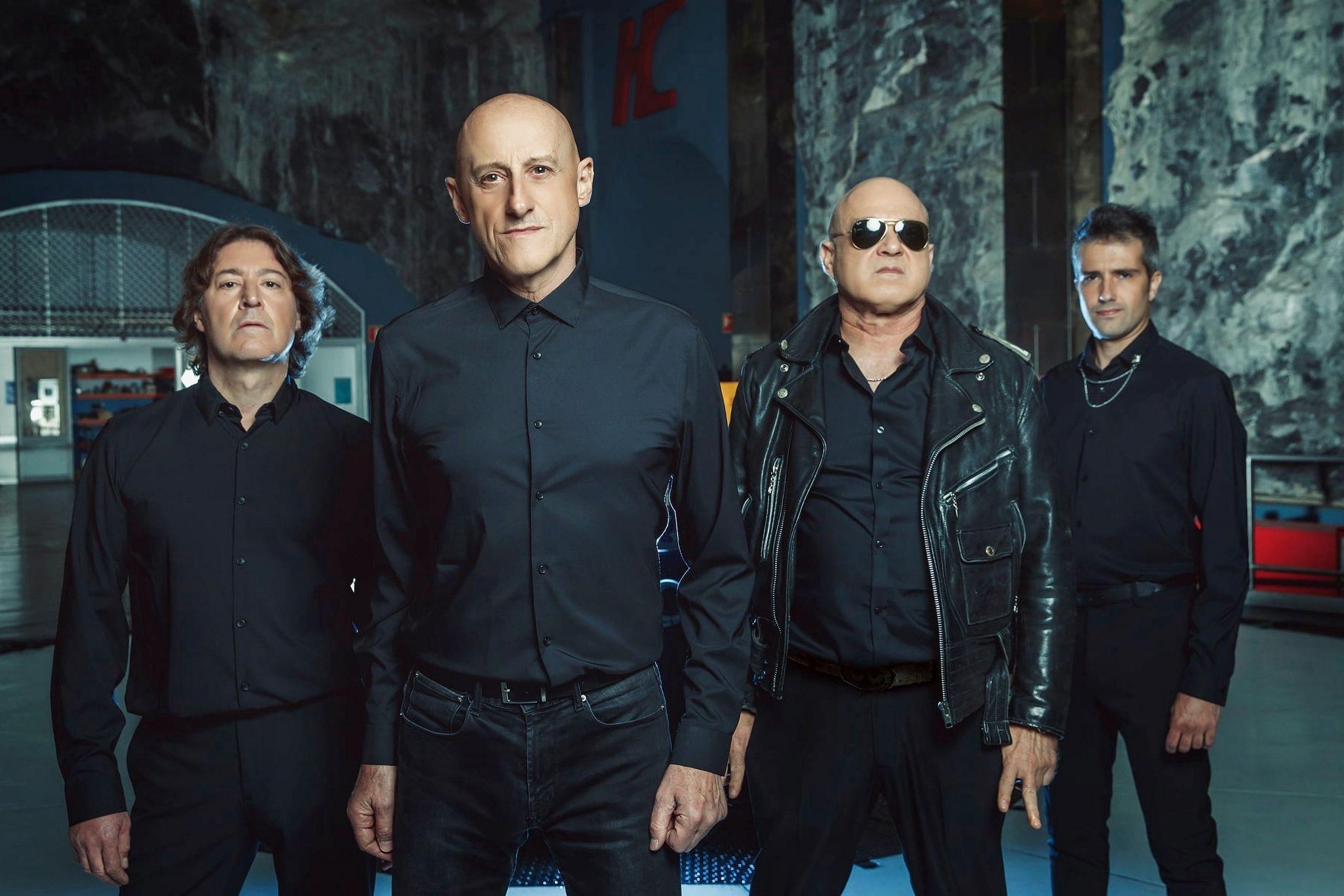 El grupo de rock Ilegales toca en las fiestas de María Pita de A Coruña