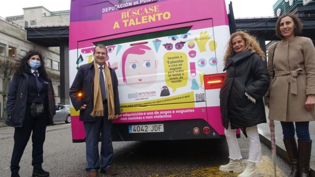 Presentación de la campaña en los autobuses urbanos de la ciudad