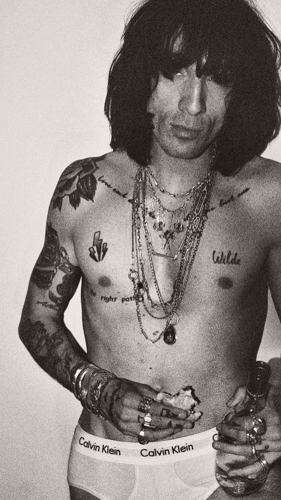 Juan Alfonso Milán es un amante de la moda, el arte y la fotografía.